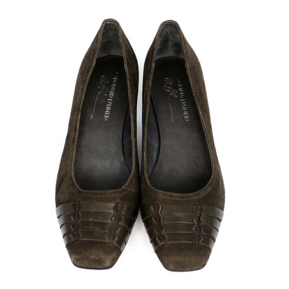 Donald J Pliner Sanchi Blunt Toe 2" Kitten Heel - Picture 2 of 7